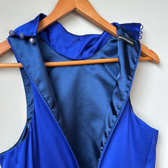 EMPORIO ARMANI 2-tone, cobalt blue silk top & black wool bottom dress size 6 - Picture 8 of 9